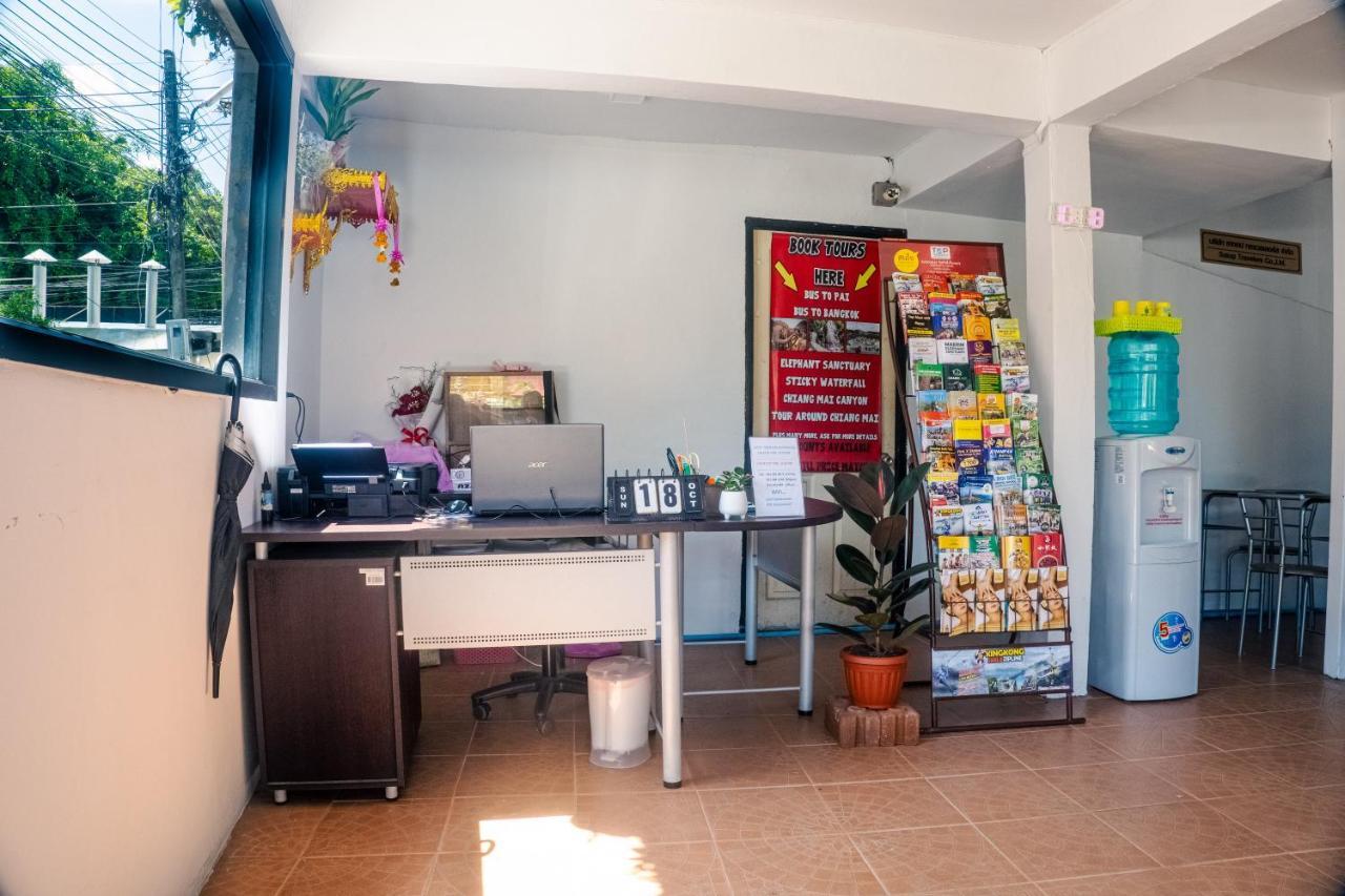 Satop Travelers Guesthouse チエンマイ エクステリア 写真