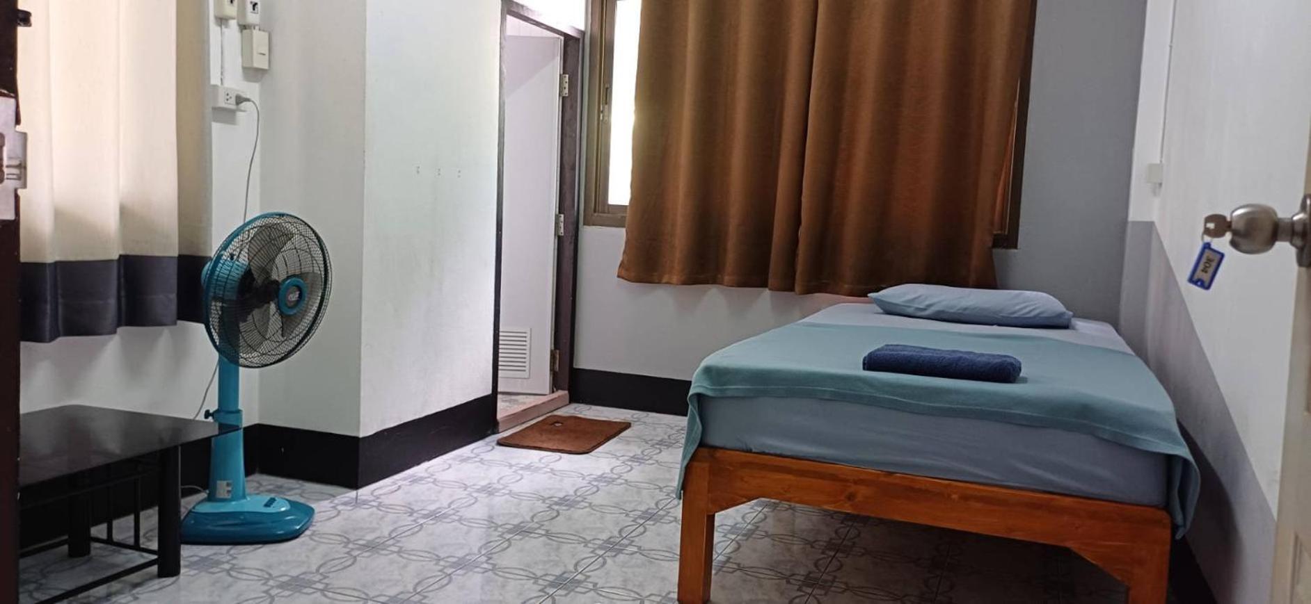Satop Travelers Guesthouse チエンマイ エクステリア 写真